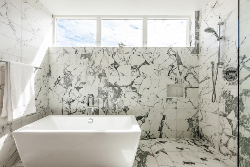 CHRIS PARDO设计的AUREA住宅_Aurea-Residence-Chris-Pardo-Elemental-20-marble-bath.jpg