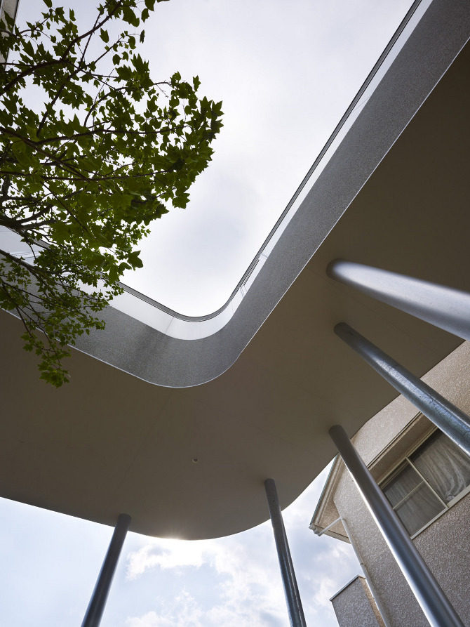 日本建筑师Kimihiko冈田克也在日本广岛,设计了户田拓夫房子_th_221014_08.jpg