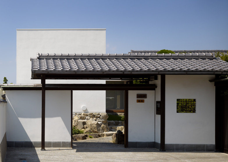 Garden Tree House by Hironaka Ogawa_Dezeen_Garden-Tree-House-by-Hironaka-Ogawa_ss_13.jpg