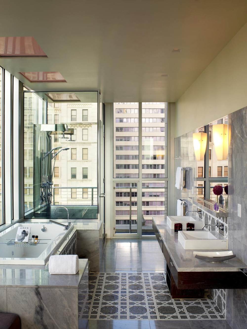 25)The Joule, Dallas—Penthouse Bathroom 拍攝者 Luxury Collection Hotels and Res.jpg