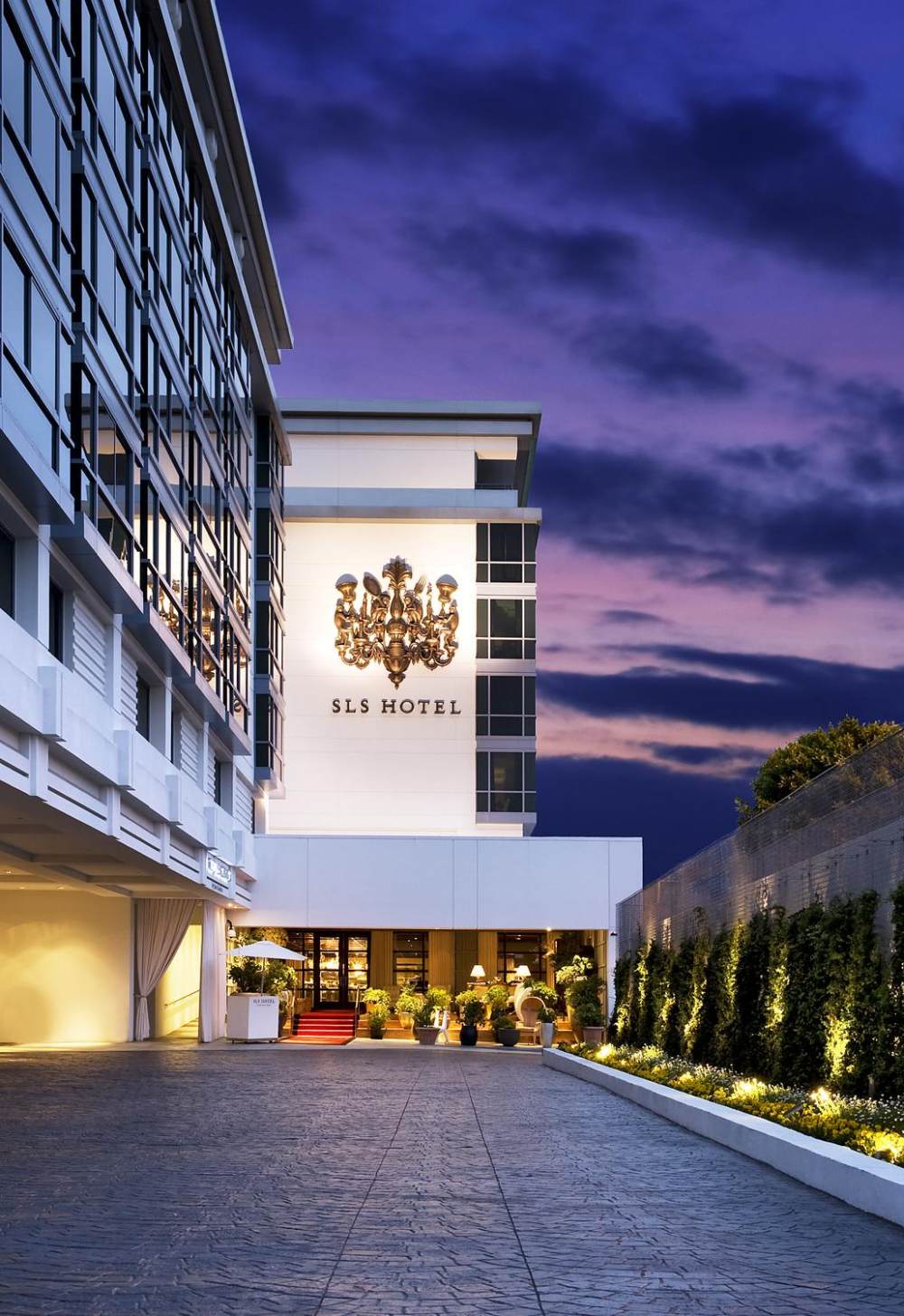 1)SLS Hotel at Beverly Hills—SLS Hotel at Beverly Hills - Exterior 拍攝者 Luxur.jpg