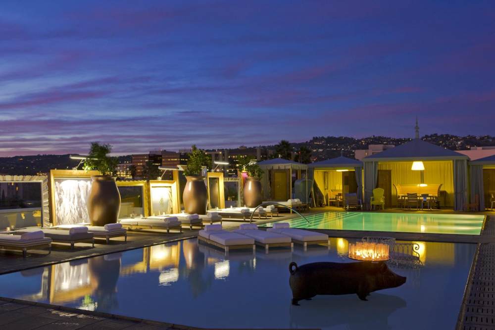 3)SLS Hotel at Beverly Hills—Pool Deck 拍攝者 Luxury Collection Hotels and Reso.jpg