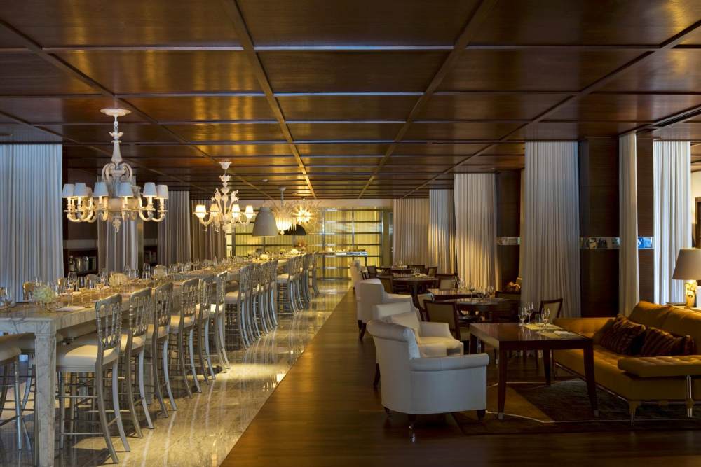 29)SLS Hotel at Beverly Hills—Private Guest Lobby - Tres Restaurant 拍攝者 Luxu.jpg