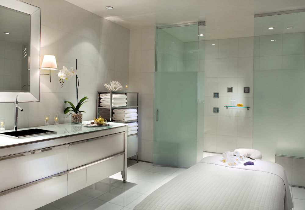 43)SLS Hotel at Beverly Hills—Ciel Spa Shower 拍攝者 Luxury Collection Hotels a.jpg