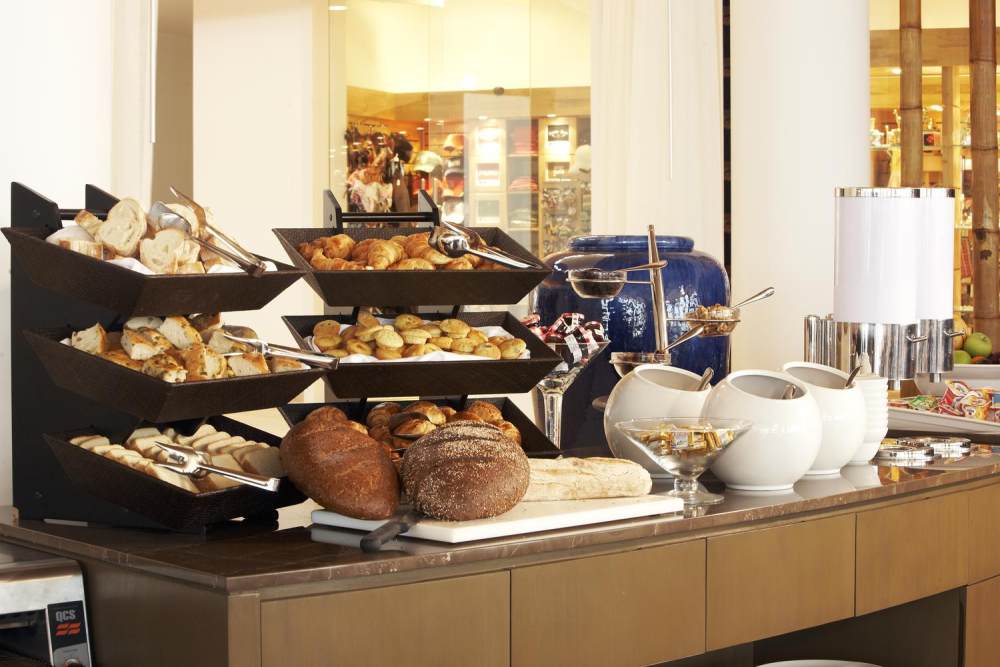 47)Hotel Paracas, Paracas—Buffet Breakfast - Bread 拍攝者 Luxury Collection Hot.jpg