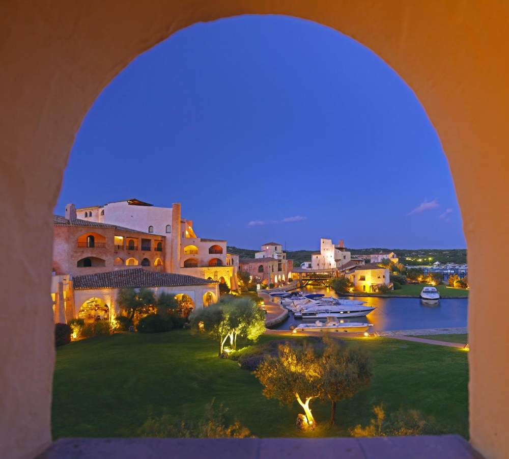 10)Hotel Cala di Volpe, Costa Smeralda—Exterior 拍攝者 Luxury Collection Hotels.jpg