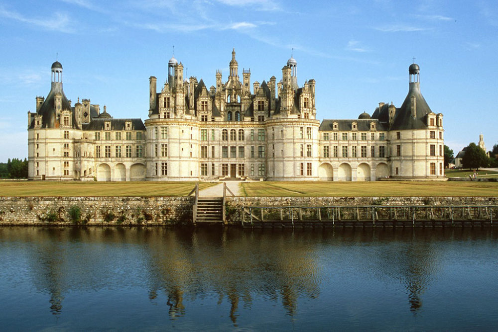 法国著名城堡建筑_068a6a3a4d0976f39b5890cb589c1852.jpg