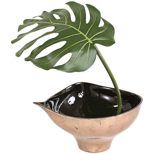 绿色植物-纯爱_Distinctive-Designs-Single-Silk-Philodendron-Leaf-with-Rocks-in-Leaf-Bowl.jpg