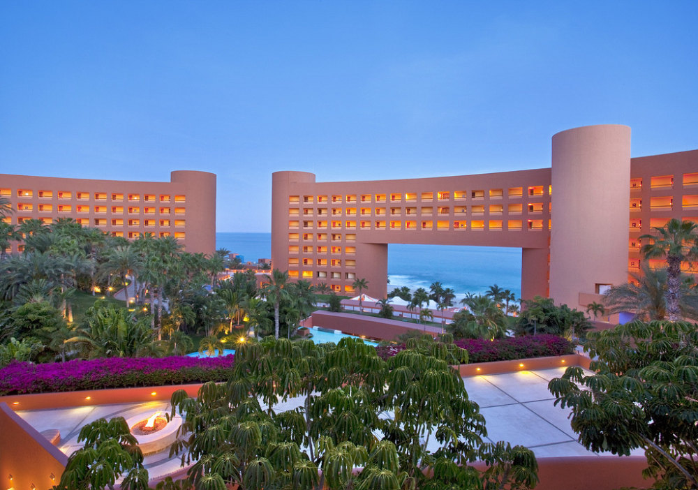 16)The Westin Resort &amp;amp_ Spa, Los Cabos—Exterior at dusk 拍攝者.jpg