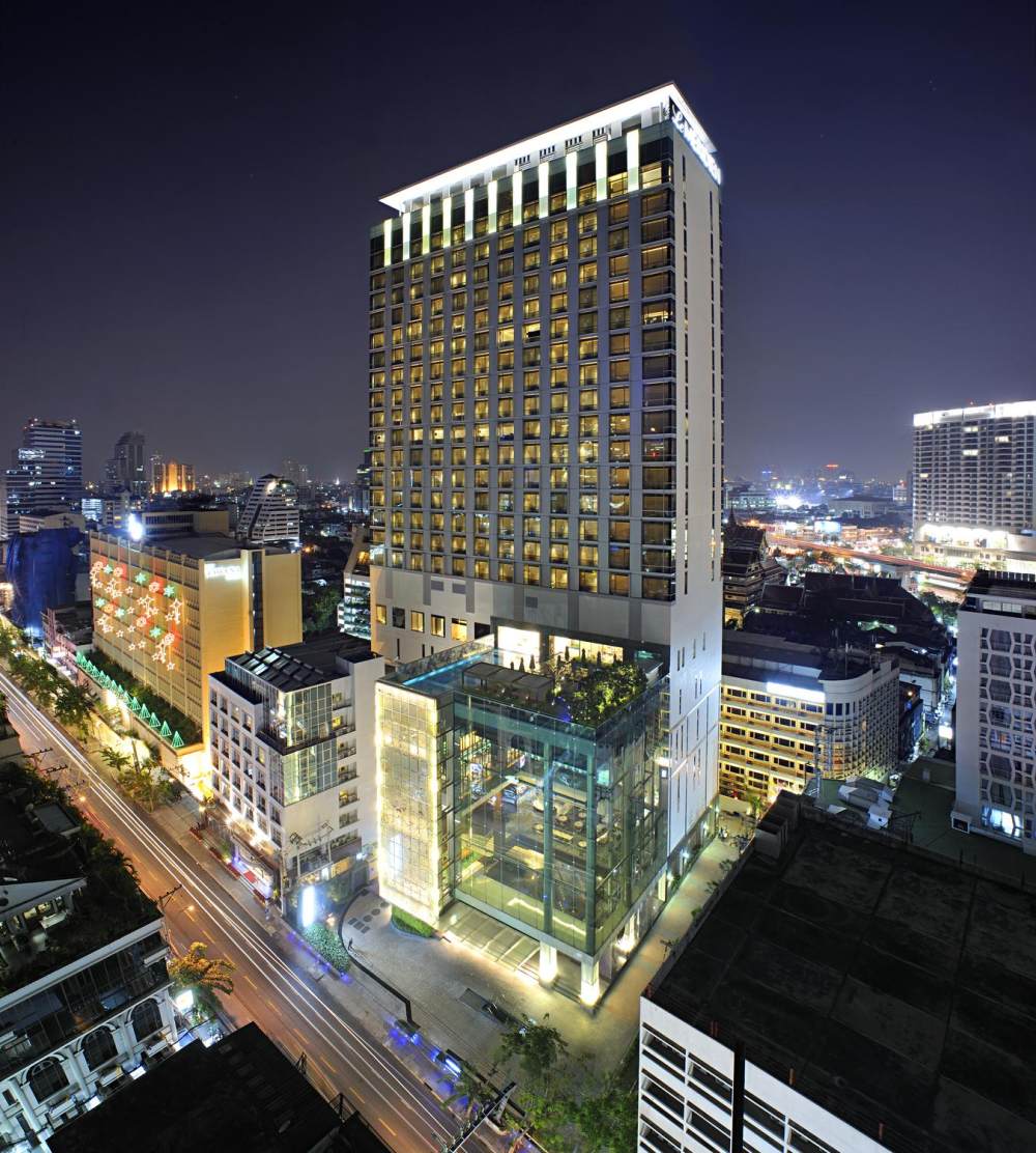 泰国曼谷艾美酒店_1)Le Meridien Bangkok—Exterior night shot 拍攝者.jpg