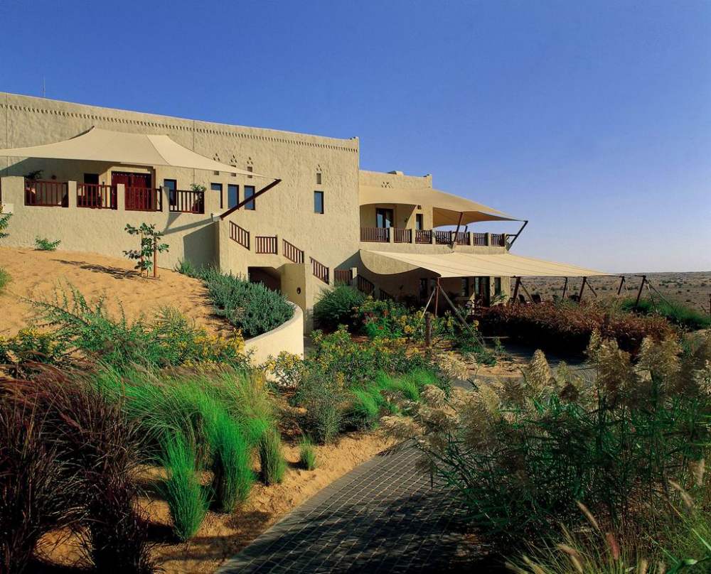 Al Maha Desert Resort and Spa, Dubai_调整大小 1)Al Maha Desert Resort and Spa—Exterior 拍攝者 Luxury Collection Hote.jpg
