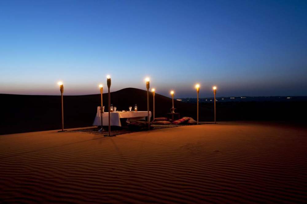 Al Maha Desert Resort and Spa, Dubai_调整大小 15)Al Maha Desert Resort and Spa—Dune Dining 拍攝者 Luxury Collection .jpg