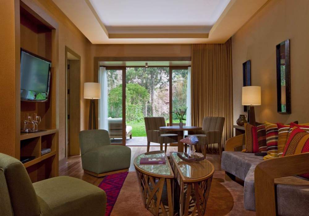 Tambo del Inka Hotel, Urubamba, Peru_调整大小 4)Tambo del Inka Hotel—Junior Suite - Living Room 拍攝者 Luxury Collec.jpg
