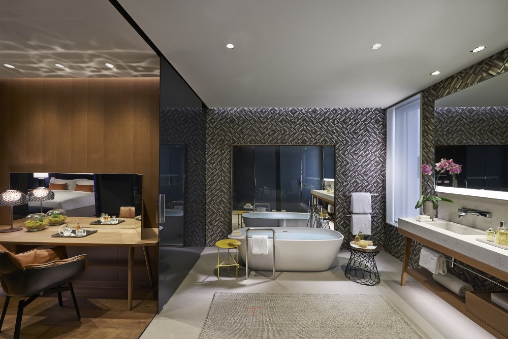 巴塞隆纳文华东方套房酒店 Mandarin Oriental Suites, Barcelona, Spain_barcelona-2014-suite-premier-bathroom (1).jpg