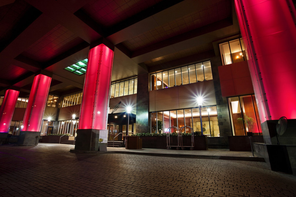 蒙特利尔威斯汀酒店_1)Le Westin Montreal—Carport - Entrance 拍攝者.jpg