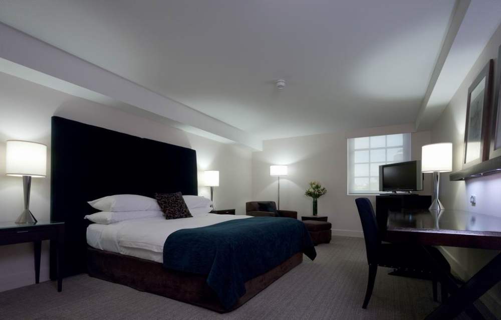 泰姬酒店---BLUE-Sydney---A-Taj-Hotel_调整大小 48402108-H1-Woolloomooloo_Room.jpg