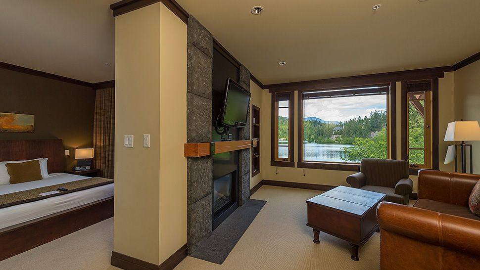 006493-23-One Bedroom lake view.jpg