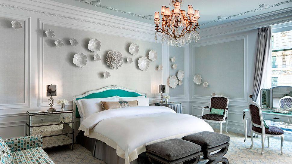 000250-31-tiffany suite bedroom.jpg