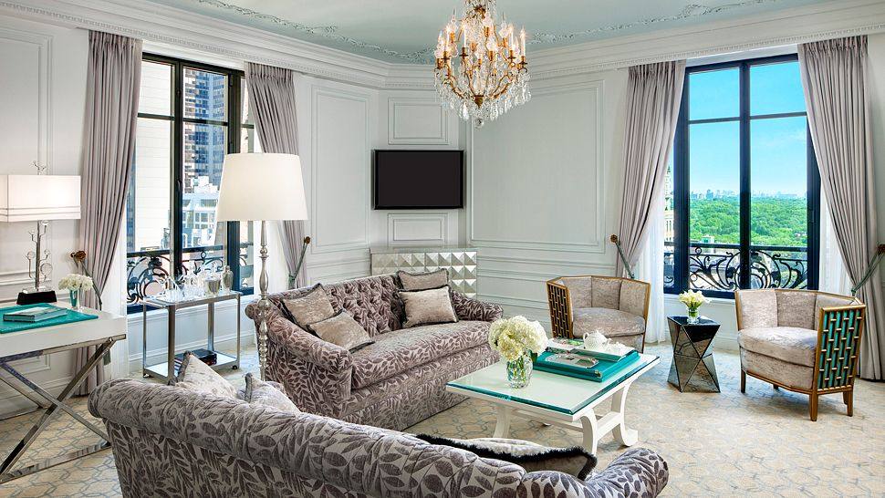 000250-33-tiffany suite living room.jpg