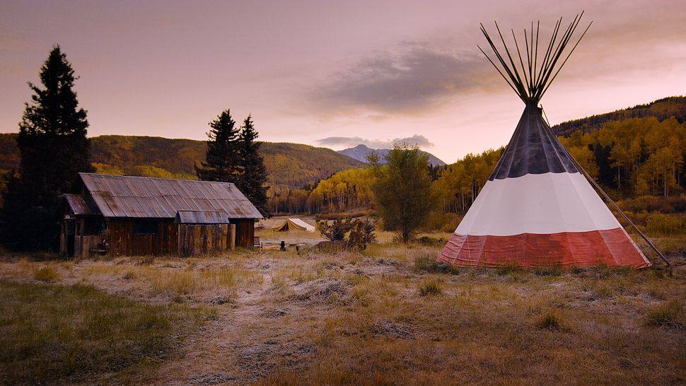 003000-03-Dunton Store Cabin TeePee.jpg