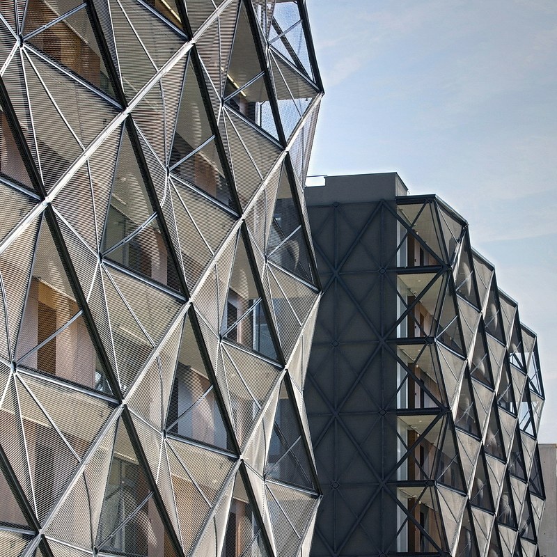 优秀建筑设计鉴赏  P3_50736ad128ba0d7b2f0000f7_basket-apartments-in-paris-ofis-architects_ofis_basket_.jpg