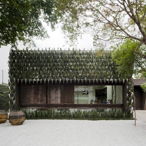 优秀建筑设计鉴赏  P3_dezeen_Firma-Casa-by-SuperLimao-Studio-and-Campana-Brothers_21.jpg