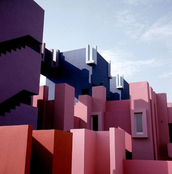 一些不错的别墅设计_西班牙红墙住宅-Ricardo Bofill (10).jpg