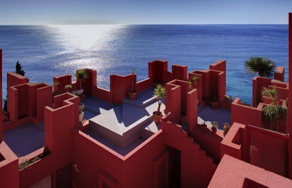 一些不错的别墅设计_西班牙红墙住宅-Ricardo Bofill (20).jpg