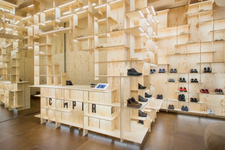 鞋店Camper store by Kengo Kuma and Associates, Milan – Italy_Camper-store-by-Kengo-Kuma-Milan-Italy-04.jpg