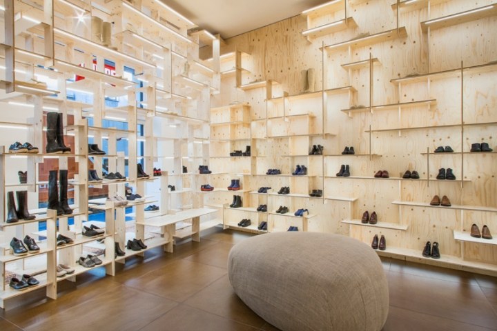 鞋店Camper store by Kengo Kuma and Associates, Milan – Italy_Camper-store-by-Kengo-Kuma-Milan-Italy-06.jpg