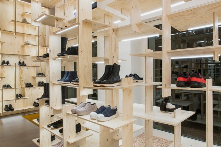 鞋店Camper store by Kengo Kuma and Associates, Milan – Italy_Camper-store-by-Kengo-Kuma-Milan-Italy-08.jpg