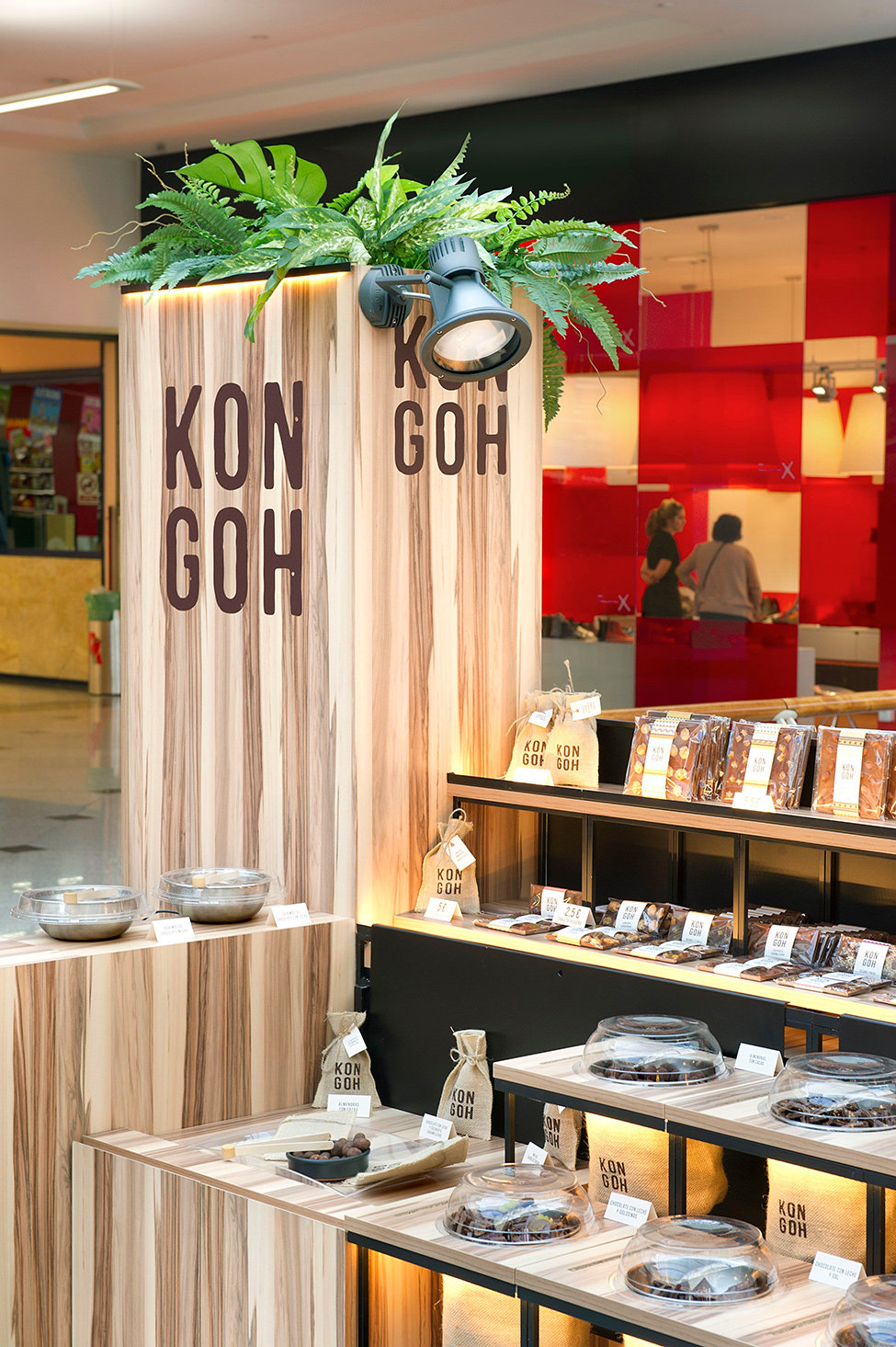 巴塞罗那Kongoh巧克力专卖店_pop_up_store_kongoh_hqroom_ru_2.jpg