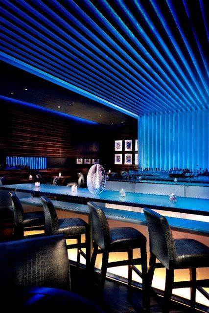 Four Seasons Macau_Bar_Azul_(1Mb).jpg