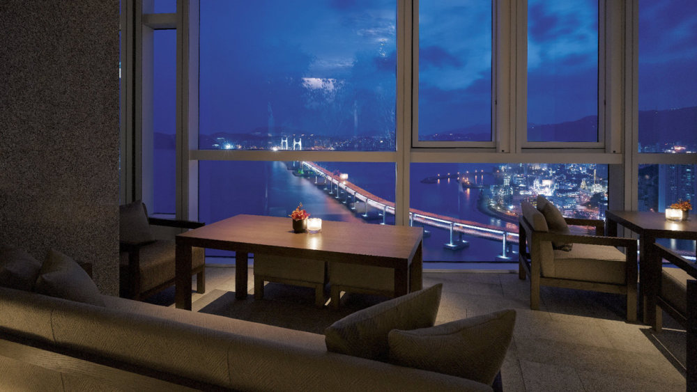 釜山柏悦酒店(高清官方摄影) Park Hyatt Busan_Park-Hyatt-Busan-Living-Room-Terrace-2-1280x720.jpg