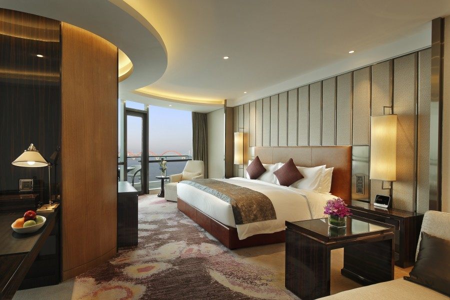长沙北辰洲际酒店官网照片_17_Wilson-Associates_InterContinental-Changsha_Executive-King-Room-900x600.jpg