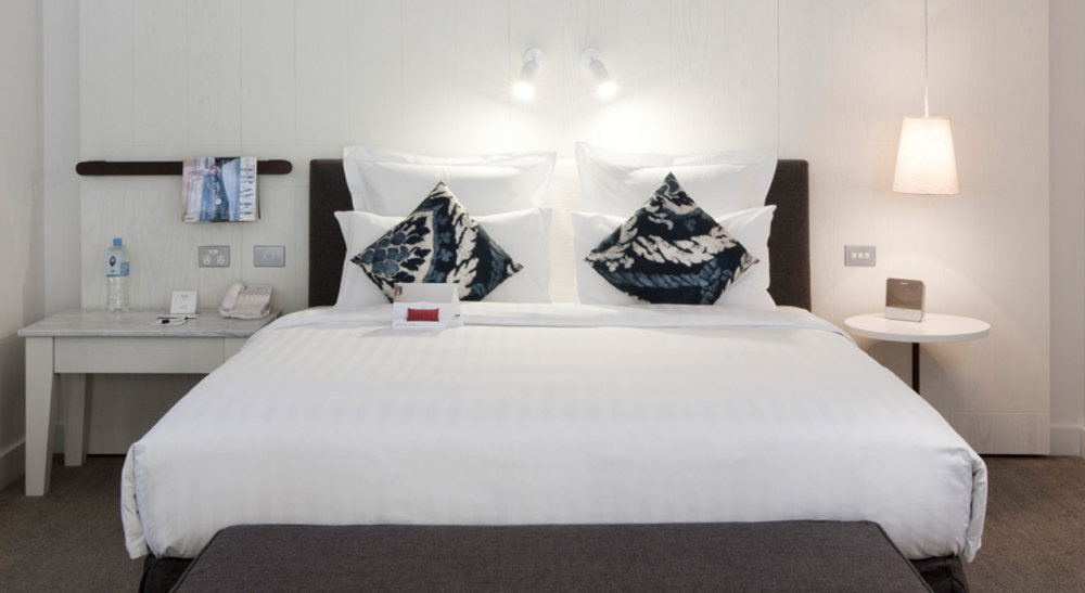 悉尼码头一号精品酒店Pier One Sydney Harbour, Sydney, Australia_Walsh-Bay-Suite-Bedroom.jpg