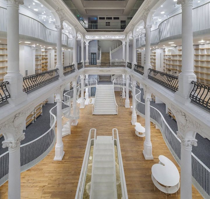 Magnificent Bookstore in Romania Showcases Stunning 19th-Century Architecture_carouseloflight1.jpg