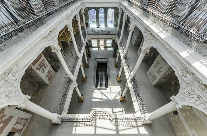 Magnificent Bookstore in Romania Showcases Stunning 19th-Century Architecture_carouseloflight5.jpg