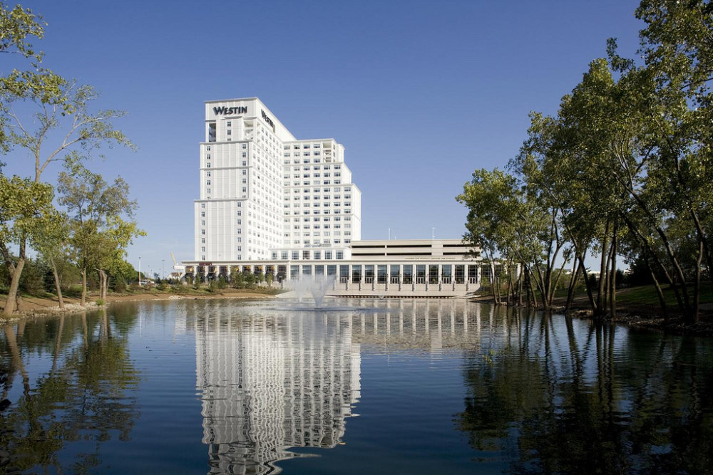 12)The Westin Lombard Yorktown Center—Exterior Pond 拍攝者.jpg