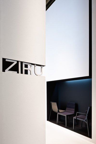 676-1-rife-francesc-stand-ziru-en-salone-internazionale-del-mobile-en-milan-2012.jpg