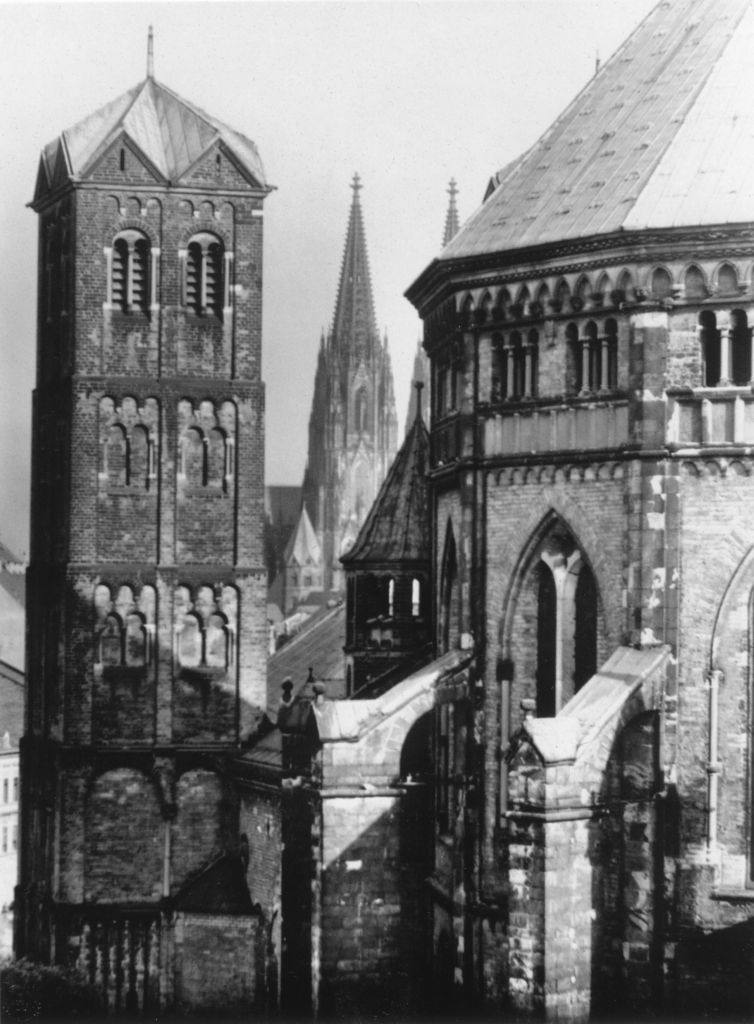 Köln - Cologne - August Sander - 079 - St. Gereon, St. Andreas und Dom 30er Jahre.jpg