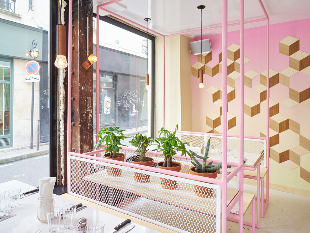 PNY新餐厅By CUT Architectures_Pink and blue pipes with white fencing at PNY\\'s new Restaurant designed by.jpg