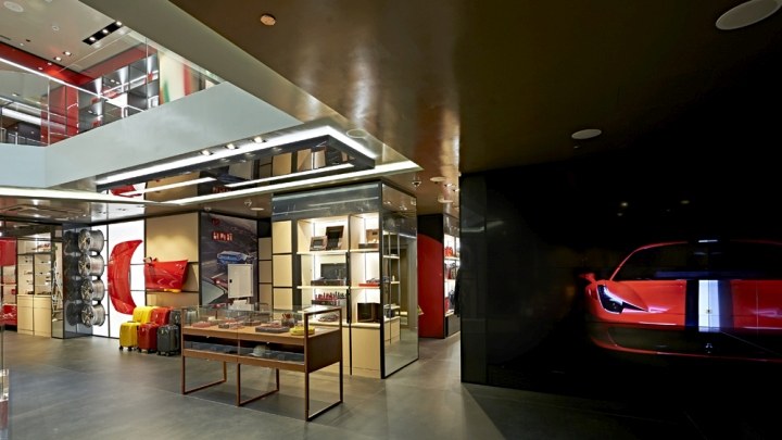 法拉利新旗舰店——米兰_Ferrari-Store-by-Massimo-Iosa-Ghini-Milan-Italy-04.jpg