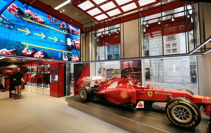 法拉利新旗舰店——米兰_Ferrari-Store-by-Massimo-Iosa-Ghini-Milan-Italy-10.jpg