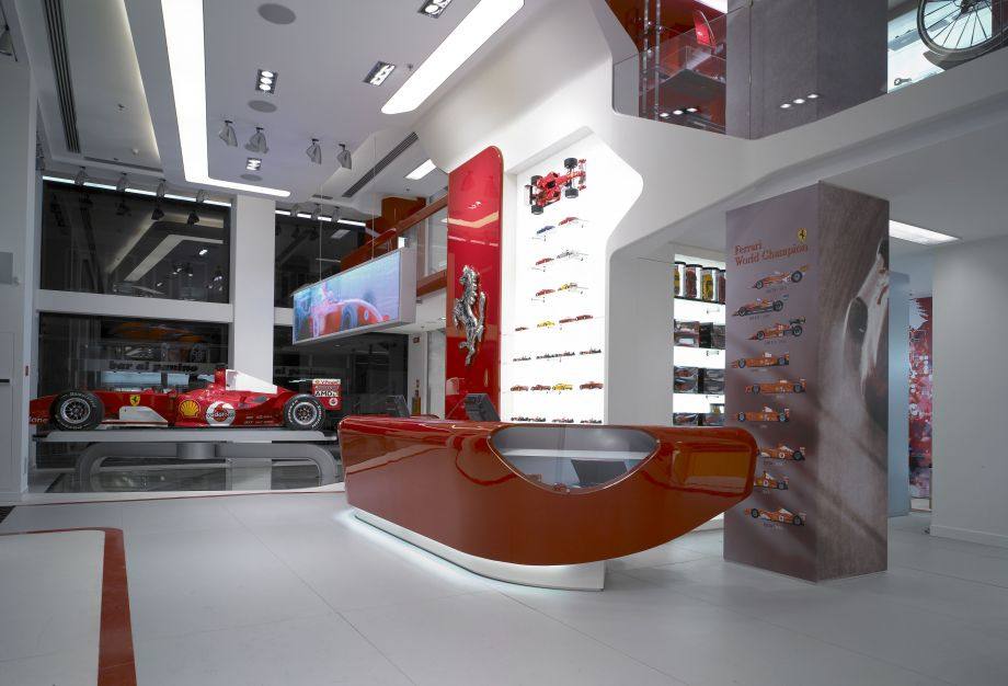 法拉利零售店_36_Ferrari Store Milano 2.jpg