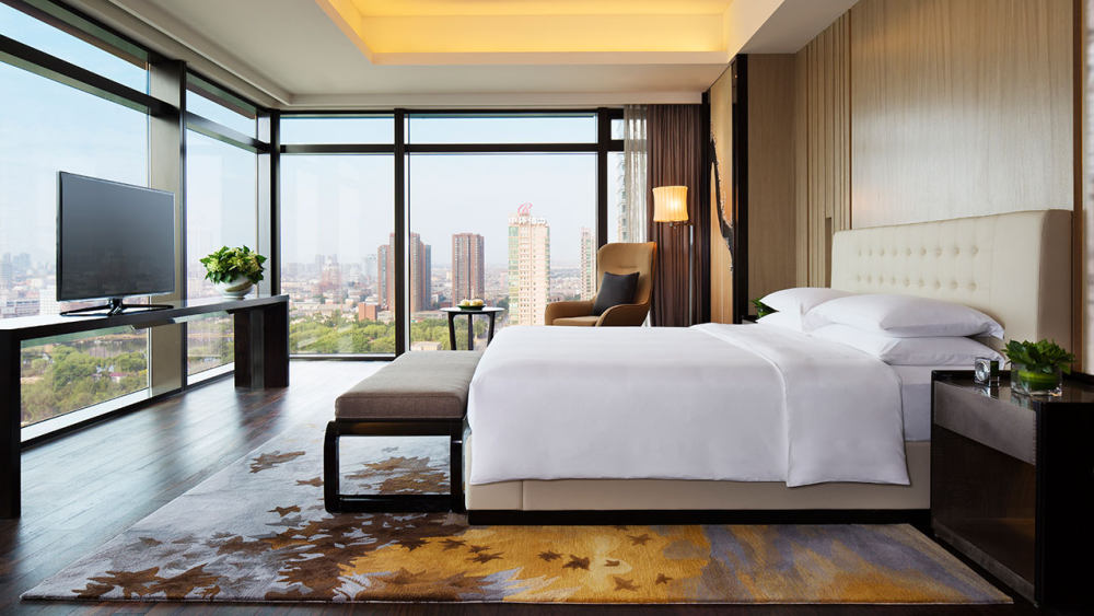 HBA-沈阳君悦酒店(官方高清摄影) Grand Hyatt Shenyang_Grand-Hyatt-Shenyang-P004-Executive-Suite-Bedroom-1280x720.jpg