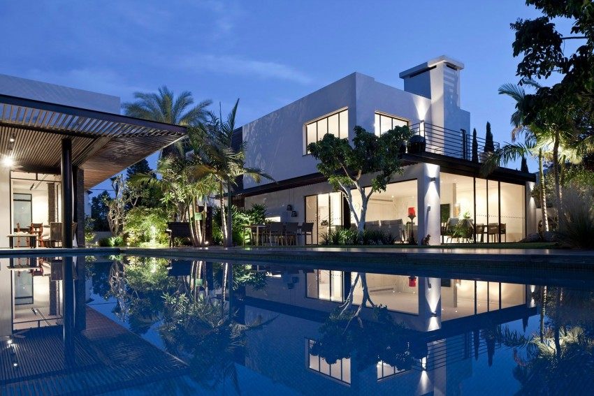 How to Harmonize Two Completely Different Buildings: North TLV Home_2.design-modern-residence1.jpg