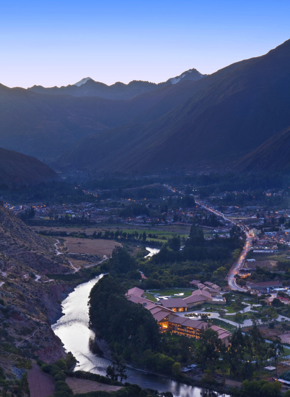 Tambo del Inka Hotel, Urubamba, Peru_2)Tambo del Inka Hotel—Overview next to Vilcanota River 拍攝者 Luxury Collection Hotels and Resorts.jpg