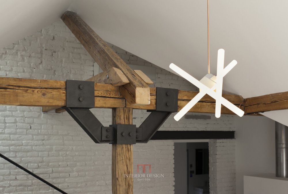 Attic_Loft_Reconstruction_-_11_-_detail_beams.jpg