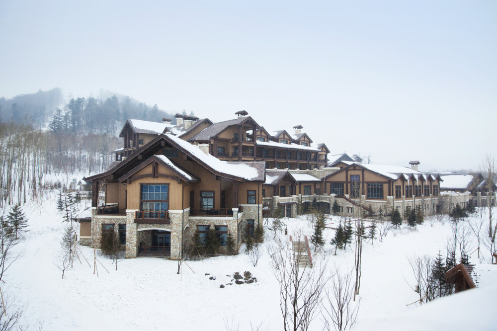 【官方摄影】JAYA--长白山柏悦酒店 Park Hyatt Changbaishan_40-Villa-Front-View-In-Winter.jpg